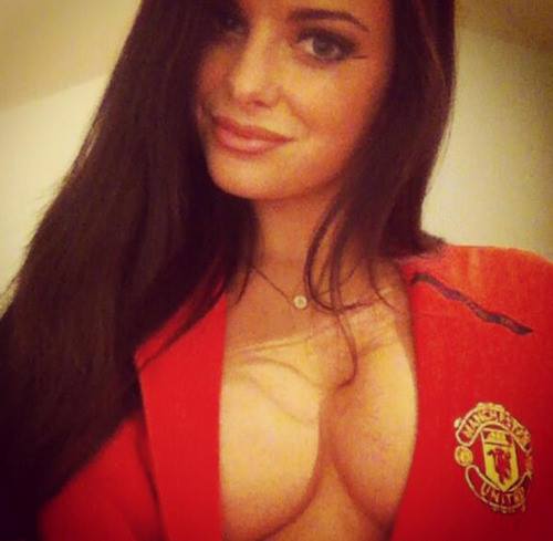 Name:  Hot-female-Man-United-fan.jpg
Views: 349
Size:  23.0 KB