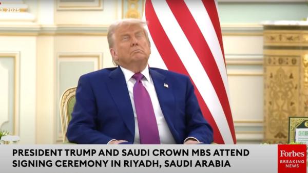 Click image for larger version

Name:	trump-saudi-sleepy42342342-1.jpg
Views:	1
Size:	30.8 KB
ID:	29875133